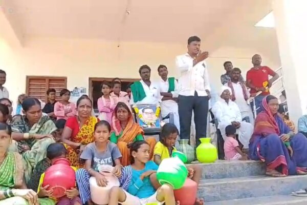 ಗುರುಗುಂಟಾ ಗ್ರಾಮದಲ್ಲಿ ನೀರಿಗಾಗಿ ಮಹಿಳೆಯರ ಪ್ರತಿಭಟನೆ – ಮೂಲಸೌಕರ್ಯ ಒದಗಿಸಲು ಒತ್ತಾಯ