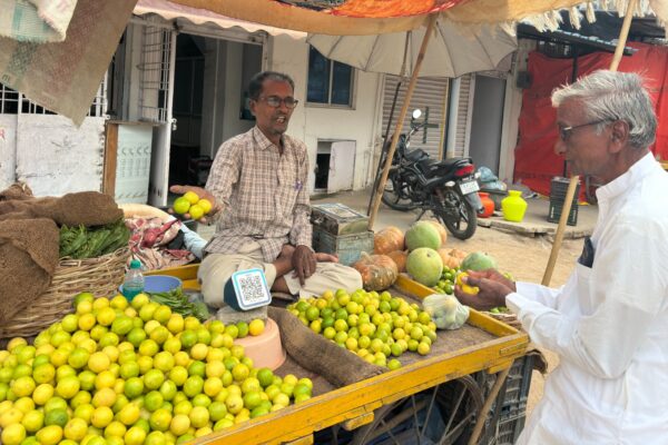 ಗಗನಕ್ಕೇರಿದ ನಿಂಬೆಹಣ್ಣು ಬೆಲೆ – ಗ್ರಾಹಕರು, ವ್ಯಾಪಾರಸ್ಥರಲ್ಲಿ ಆತಂಕ
