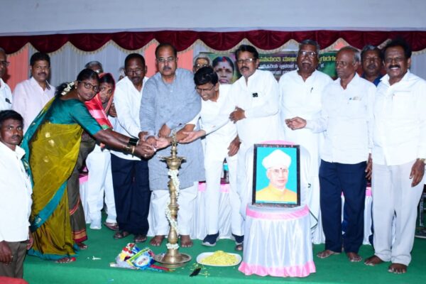 ಶಿಕ್ಷಕರಿಂದ ವಿದ್ಯಾರ್ಥಿಗಳ ಜೀವನ ಕತ್ತಲೆಯಿಂದ ಬೆಳಕಿನಡೆಗೆ: ರಾಚನಗೌಡ ಮುದ್ನಾಳ