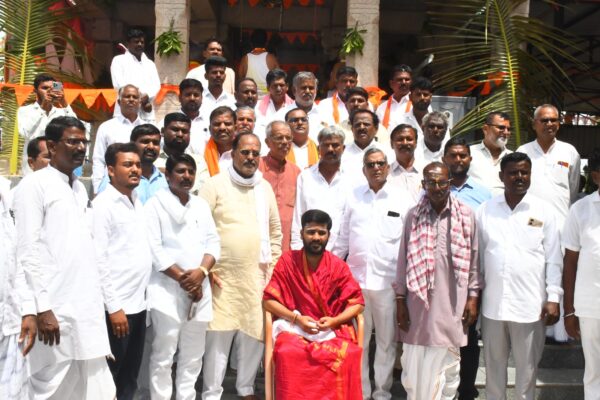 ವರುಣನ ಕೃಪೆಗೆ ರೈತರ ವಿಶೇಷ ಪ್ರಾರ್ಥನೆ: ಹೆಡಗಿಮದ್ರಿ ಮಠದಲ್ಲಿ ಸಪ್ತ ಭಜನೆ