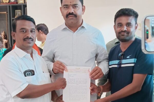 ಹಡಪದ ಅಪ್ಪಣ್ಣ ಸಮಾಜಕ್ಕೆ ಪ್ರತ್ಯೇಕ ಅಭಿವೃದ್ಧಿ ನಿಗಮ ಸ್ಥಾಪಿಸಲು ಆಗ್ರಹ