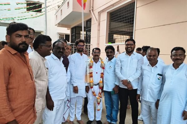 ನೂತನ ವಕೀಲರ ಸಂಘದ ಜಿಲ್ಲಾ ಉಪಾಧ್ಯಕ್ಷ ದೇವಿಂದ್ರಪ್ಪ ಯರಗೋಳಗೆ ಬಿಜೆಪಿ ವತಿಯಿಂದ ಸನ್ಮಾನ