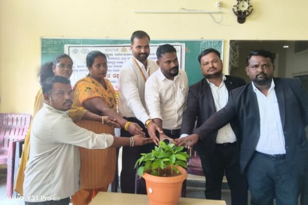 ವಡಗೇರಾ: ಮುರಾರ್ಜಿ ದೇಸಾಯಿ ಶಾಲೆಯಲ್ಲಿ ಕಾನೂನು ಅರಿವು ಕಾರ್ಯಕ್ರಮ