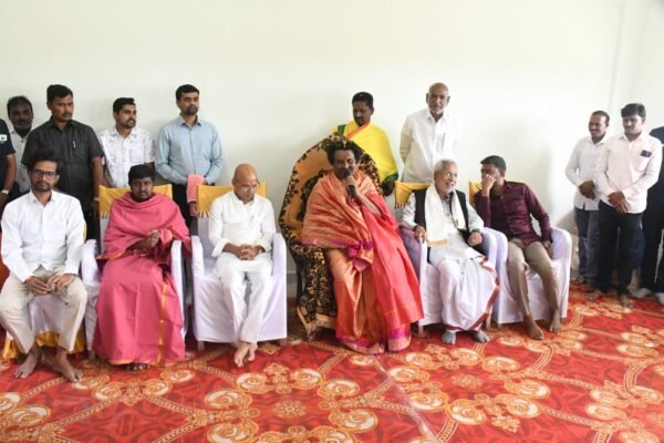ಶಿಕ್ಷಣದ ಜತೆಗೆ ಆರೋಗ್ಯ ಕ್ಷೇತ್ರಕ್ಕೂ ಮಠದ ಕೊಡುಗೆ: ಆಯುರ್ವೇದ ಕಾಲೇಜಿಗೆ ಅಡಿಗಲ್ಲು
