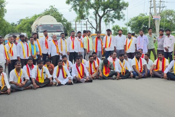 ಬರ ಎರಡನೇ ಪಟ್ಟಿಯಲ್ಲಿ ಯಾದಗಿರಿ ಜಿಲ್ಲೆ ಸೇರ್ಪಡೆ ಮಾಡದಿದ್ದರೆ ಜಿಲ್ಲೆ ಬಂದ್: ಕರವೇ ಎಚ್ಚರಿಕೆ