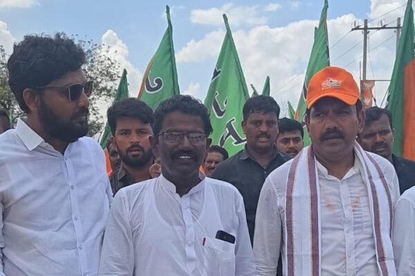 ಬಿಜೆಪಿ ಬಳ್ಳಾರಿ ಪಾದಯಾತ್ರೆಯಿಂದ ಕಾಂಗ್ರೆಸ್ನಲ್ಲಿ ನಡುಕ : ನಾಯಕ