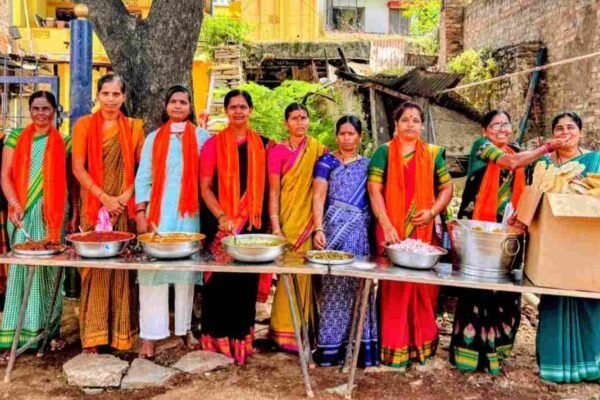 ಗೊರಬಾಳ ಗಣೇಶೋತ್ಸವದ ವಿಶೇಷತೆ: 17 ವರ್ಷಗಳಿಂದ ಗ್ರಾಮೀಣ ಶೈಲಿಯ ಪ್ರಸಾದದ ಪರಂಪರೆ