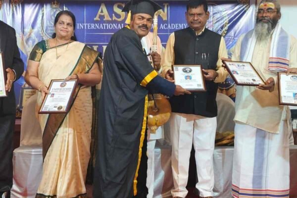ಡಾ.ಎಸ್.ನಂಜುಡಯ್ಯ ಗೆ ಬುಕ್ ಆಫ್ ರೆಕಾರ್ಡ್ಸ್ ಪ್ರಶಸ್ತಿ
