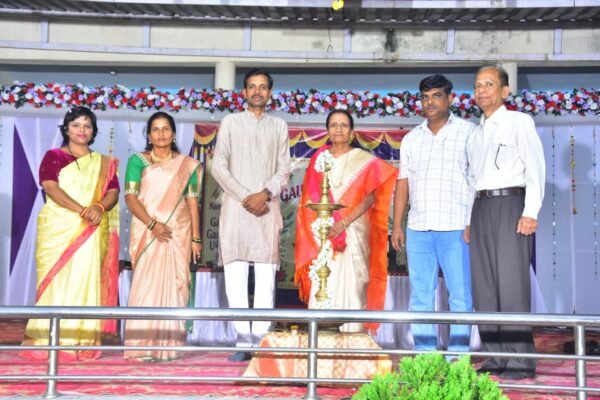 ಯಾದಗಿರಿಯ ಆರ್.ವಿ. ವಿದ್ಯಾಸಂಸ್ಥೆಯಲ್ಲಿ ಶ್ರೀಗೌರಿ–ಗಣೇಶ ಹಬ್ಬ ಸಂಭ್ರಮ; ಎಐ ಶಿಕ್ಷಣಕ್ಕೆ ಒತ್ತು