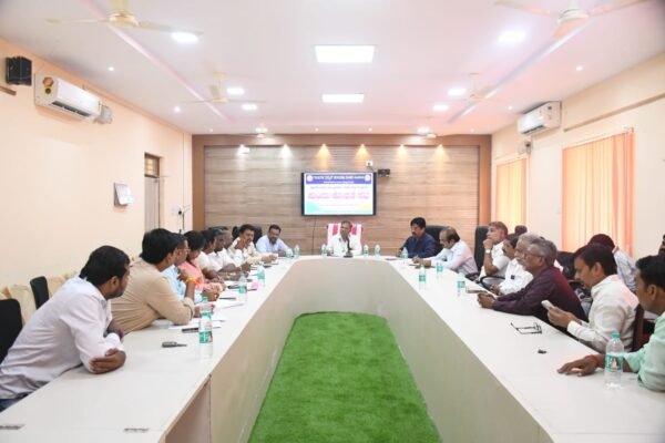ಯಾದಗಿರಿಯಲ್ಲಿ ಜೆಸ್ಕಾಂ ಇಎಚ್ ಟಿ, ಎಚ್ ಟಿ ಗ್ರಾಹಕರ ಕುಂದುಕೊರತೆ ಸಭೆ