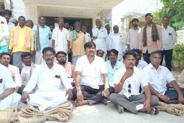 ಯಾದಗಿರಿಯಲ್ಲಿ ಮೊಳಕೆಯೊಡೆಯದ ಶೇಂಗಾ ಬೀಜ: ರೈತರ ಪ್ರತಿಭಟನೆ, ತನಿಖೆಗೆ ಆಗ್ರಹ